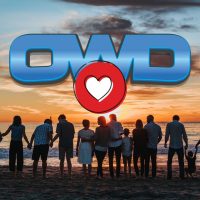 OCALA WEBSITE DESIGNS LOGO WITH FAMILY ON BEACH AT SUNSET